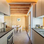 Mitoyenne Proche Des Bains Villa