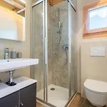 Mitoyenne Proche Des Bains Saillon