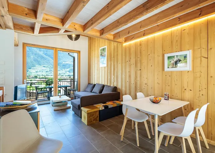 Mitoyenne Proche Des Bains Villa