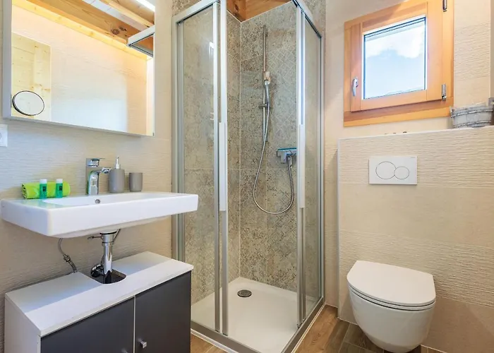 Mitoyenne Proche Des Bains Saillon