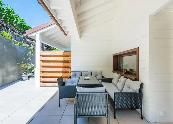 Villa Mitoyenne Proche Des Bains