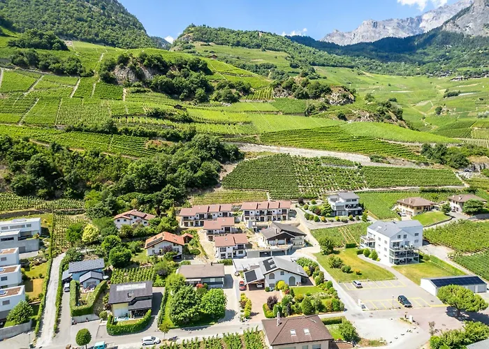 Mitoyenne Proche Des Bains Saillon