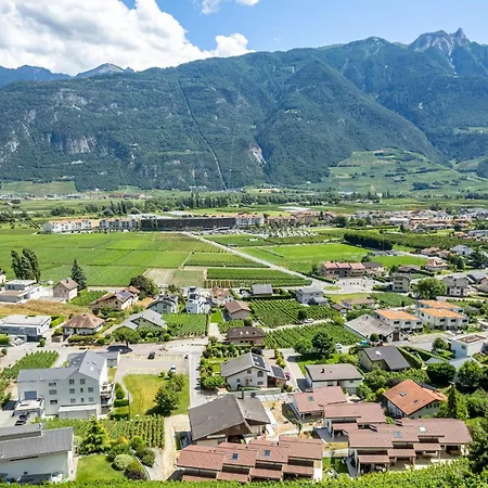 Mitoyenne Proche Des Bains