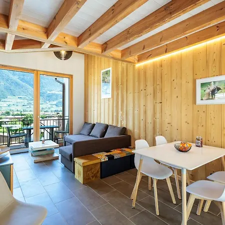 Mitoyenne Proche Des Bains Villa