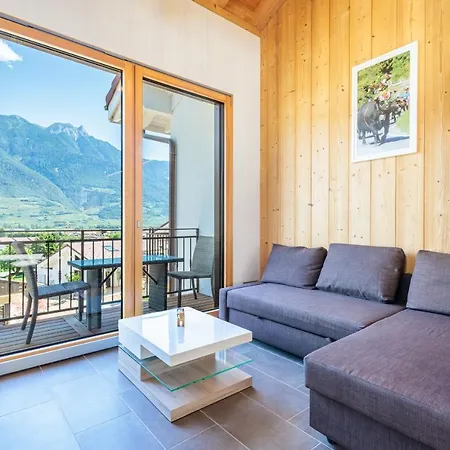 Mitoyenne Proche Des Bains Saillon