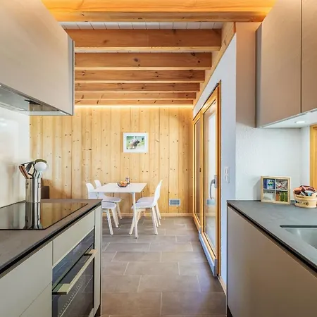 Mitoyenne Proche Des Bains Villa