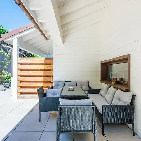 Villa Mitoyenne Proche Des Bains